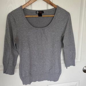 J.J. Basics Gray Knit Sweater simple and Comfortable size Large